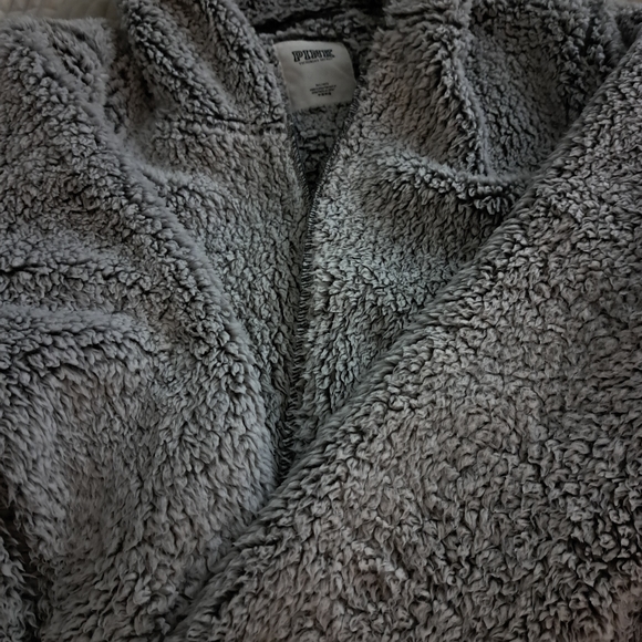 Jacket Cardigan. One Size Fits All... - Picture 3 of 5